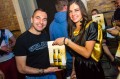 Dj Hlásznyik átveszi a Strongbow ajándékát. :) (id: 5201 /// megnyitva közepes: 1350 / nagy: 988)